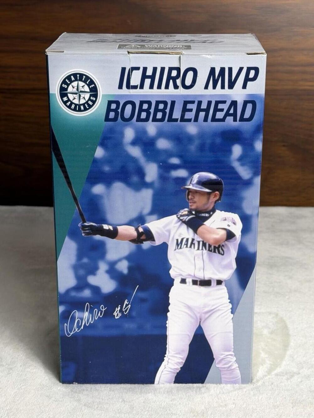 Ichiro Suzuki 2001 AL MVP Bobblehead Seattle Mariners Nissan Box Fanfest Ticket